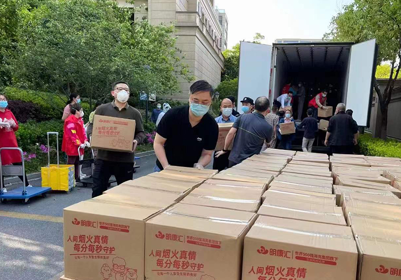 聚微光 戰(zhàn)疫情 守護(hù)花開